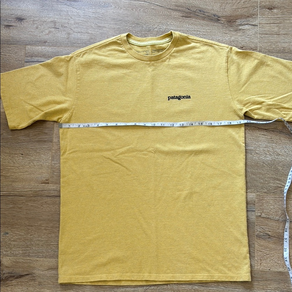 Patagonia Responsibili-Tee in vintage yellow men small tee